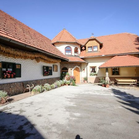 Moj Dom-Toplak Hotel Jursinci Екстериор снимка