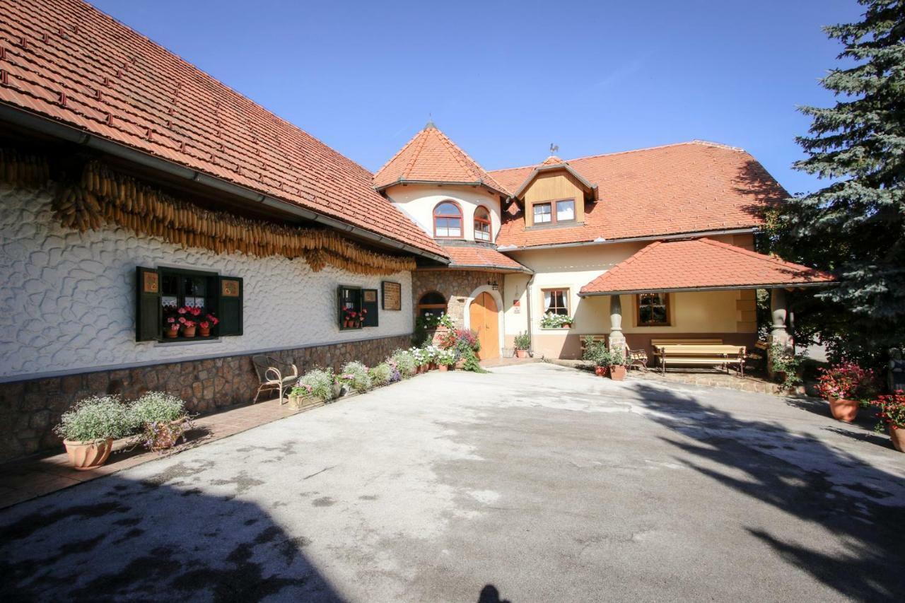 Moj Dom-Toplak Hotel Jursinci Екстериор снимка