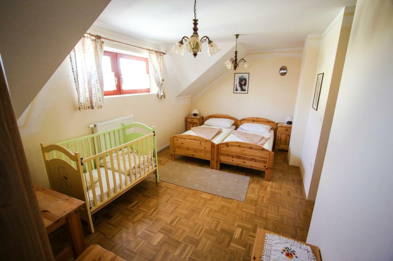 Moj Dom-Toplak Hotel Jursinci Екстериор снимка