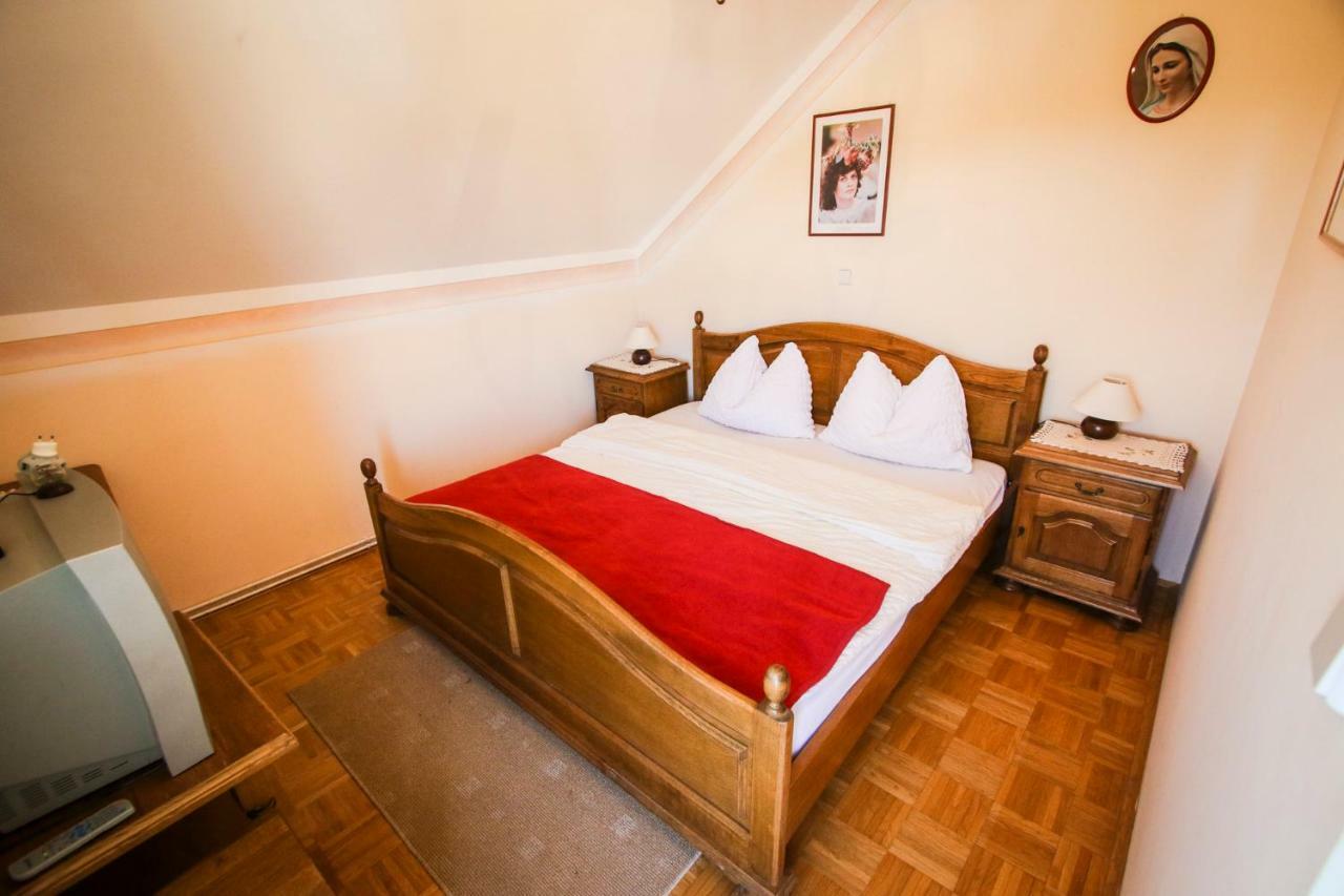 Moj Dom-Toplak Hotel Jursinci Екстериор снимка